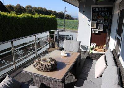sonnige Terrasse