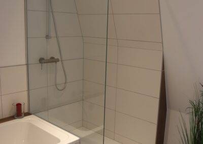 modernes Badezimmer