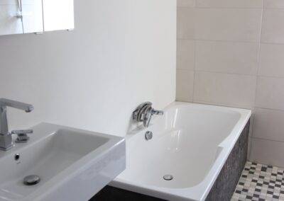 modernisiertes Badezimmer