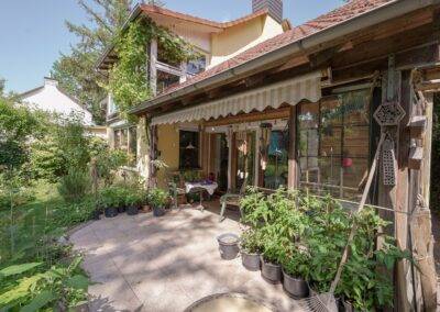 überdachte Terrasse