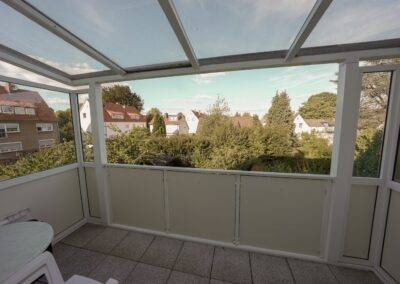 überdachter Balkon