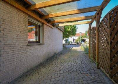 Auffahrt / Carport