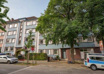 drei Mehrfamilienhäuser mit 22 Einheiten