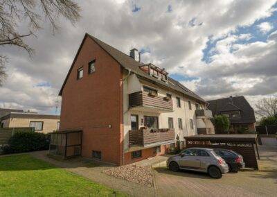 gepflegtes Mehrfamilienhaus