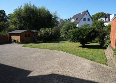 gepflegte Außenanlagen