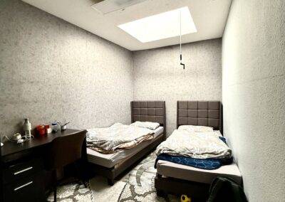 WohnungHinterhaus_Kind1