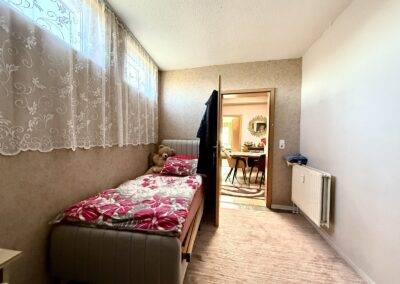 WohnungHinterhaus_Kind2