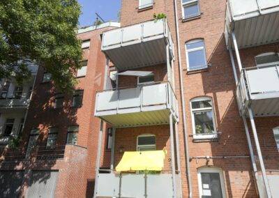 gepflegtes Mehrfamilienhaus